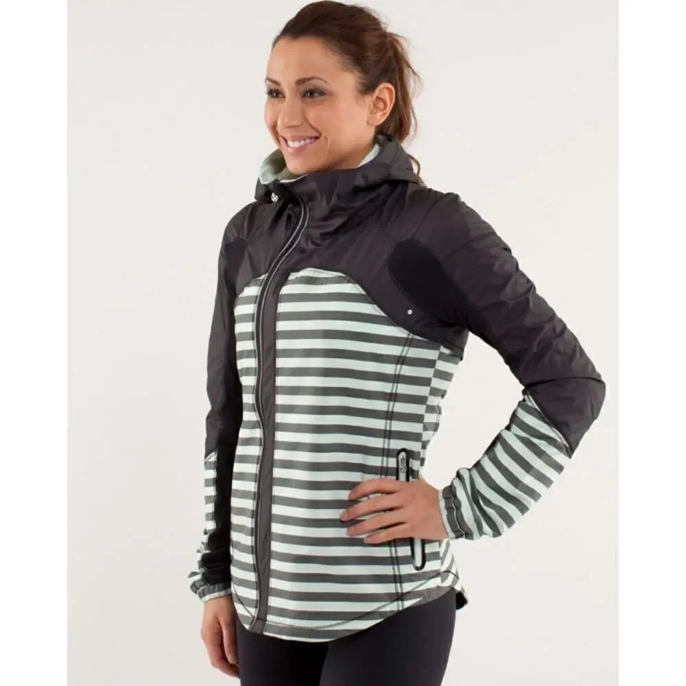 Lululemon Run: Get Up And Glow Jacket *Reflective 360
